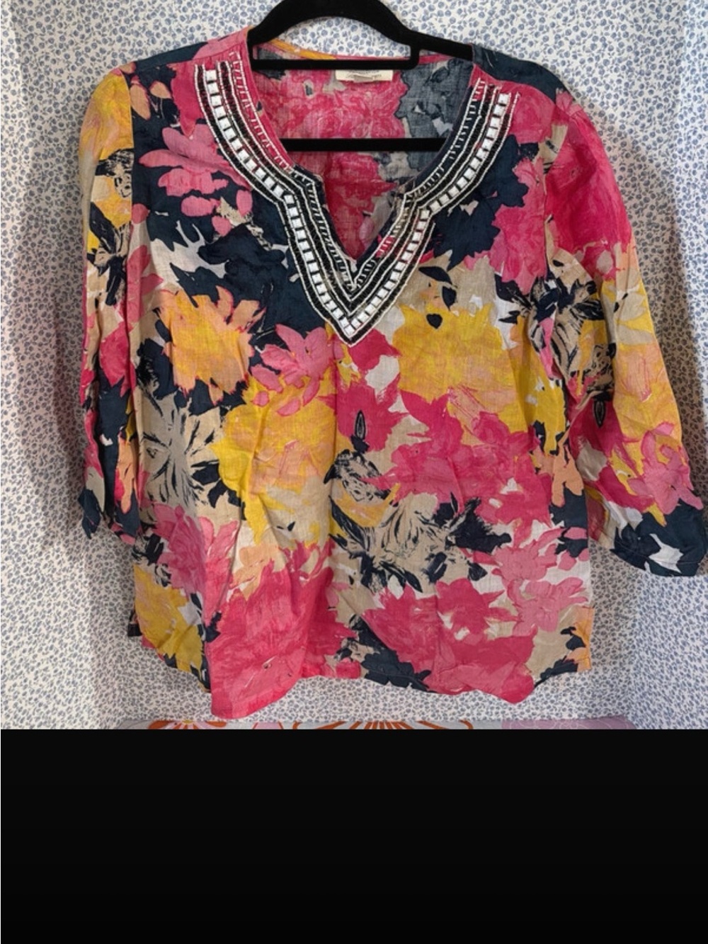 Floral Embellished V‑Neck Tunic in Pink, Yellow & Navy
